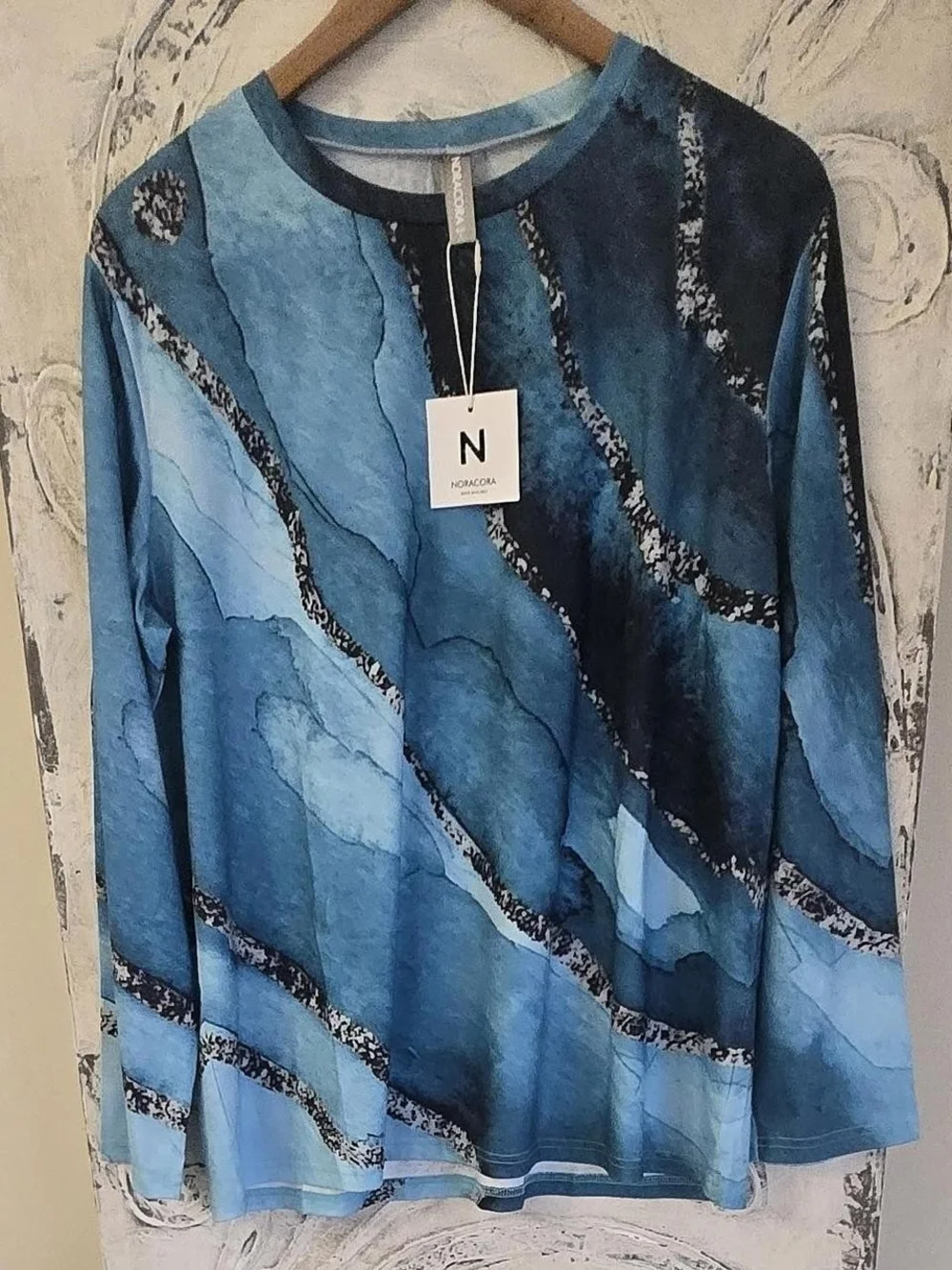 N by Nora Corcoran Blue Abstract Long-Sleeve Tee